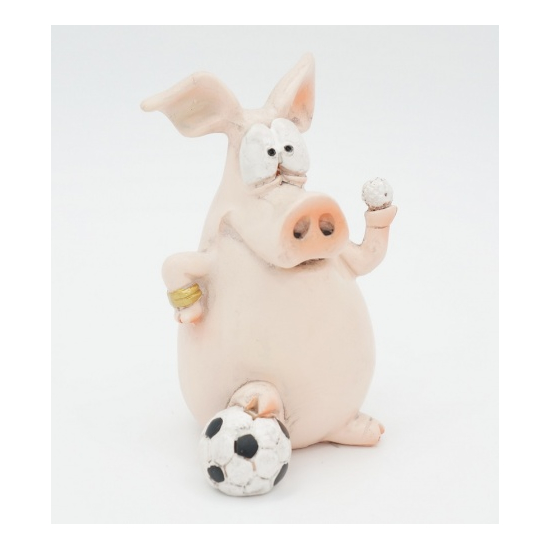 Статуэтка Свинка с мячом 6х6,5х10 RM08-0002
