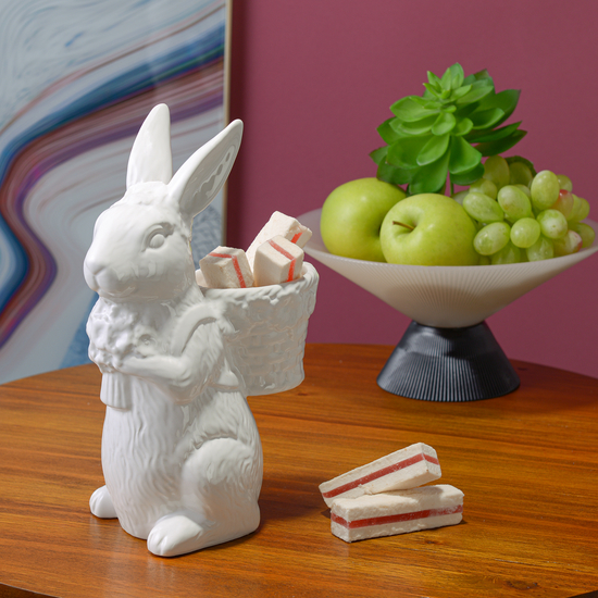 Белый Керамический Кролик-Милаш с Корзинкой и Цветами S